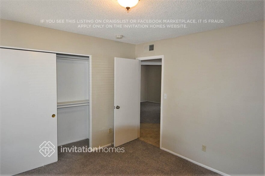Building Photo - 13815 N 45th Ave