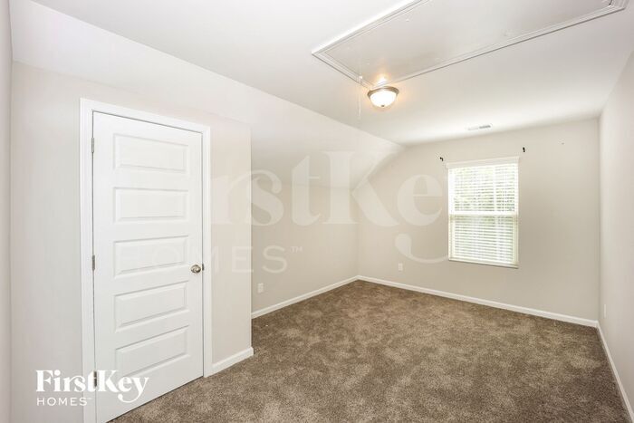 Building Photo - 209 Grove Pointe Dr