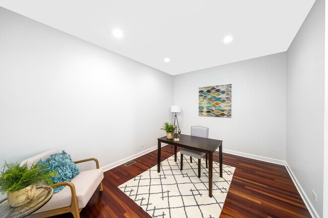 Building Photo - 2930 Glacier Way