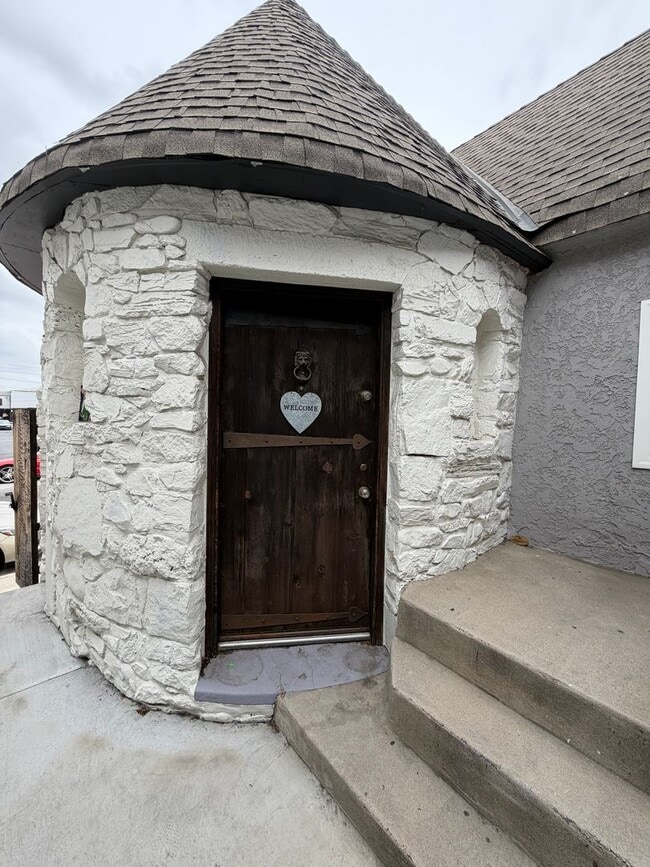 Building Photo - 108 E Date St