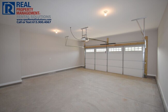 Building Photo - New home in a great location in Murfreesboro! Attached garage and fenced-in back yard!