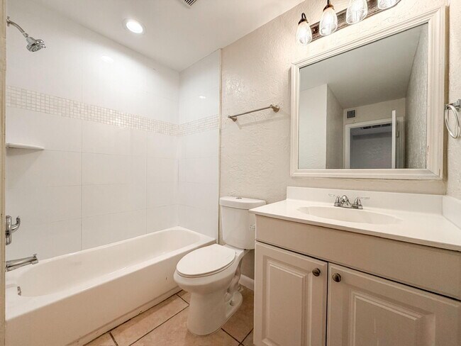 Building Photo - 1827 N Congress Ave