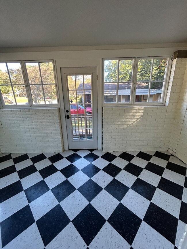 Building Photo - "Charming 4-Bedroom Retreat with Granite Finishes, Cozy Fireplace & Expansive 4399 Sq Ft Layout i...