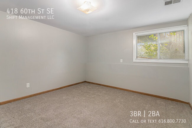 Building Photo - 418 60th St SE