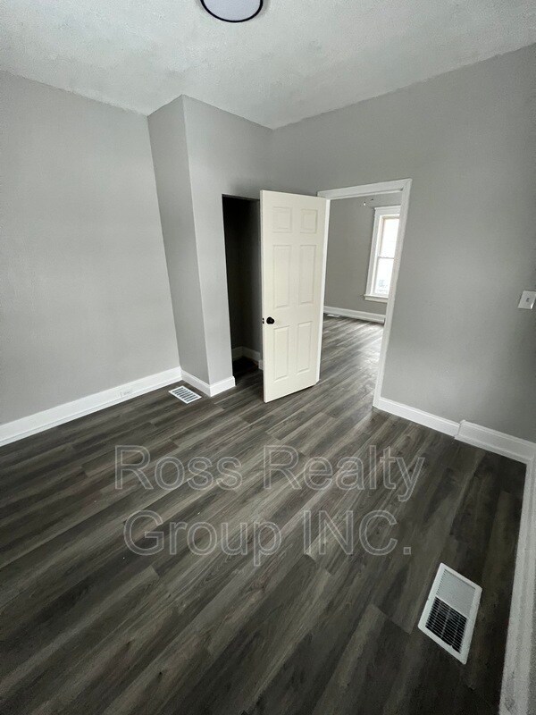 Building Photo - 1040 Campbell St