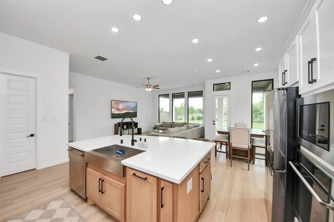 Building Photo - 3927 Shackleton Ct