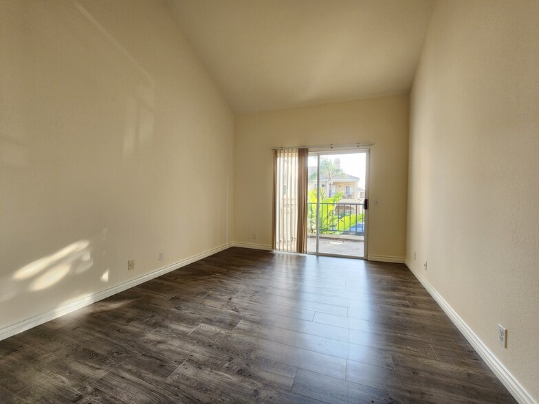 Building Photo - 7285 Calabria Ct