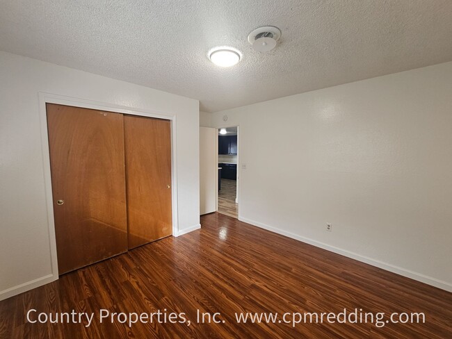 Building Photo - Price Reduced! Spacious 3-Bedroom House with Gated Pool in Panorama Heights Coming Available Now!