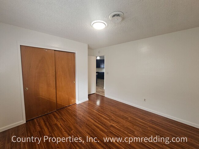 Building Photo - Spacious 3-Bedroom House with Gated Pool in Panorama Heights Coming Available Soon!