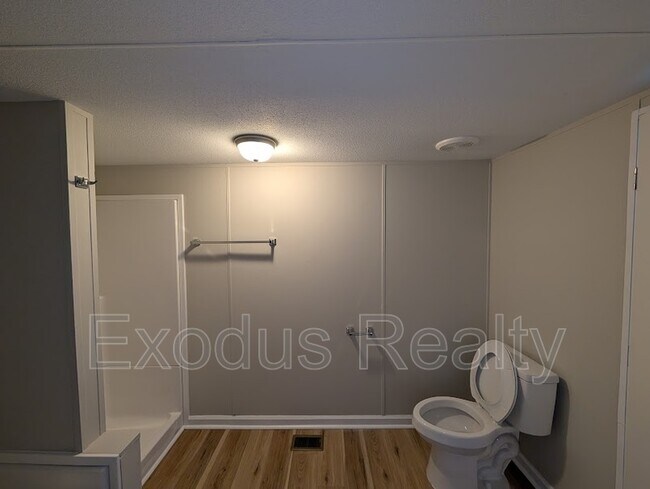 Building Photo - 45 Castle Wood