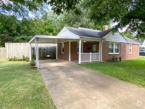 Building Photo - 2 Bedroom, 1 Bathroom Near N Graham and Sa...