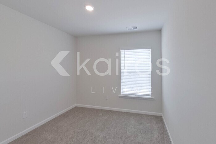 Building Photo - 2529 Banyan Cir