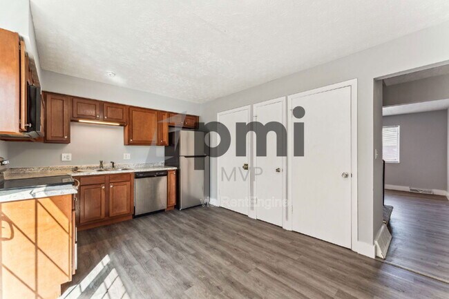 Building Photo - 4056 Carlton Ave