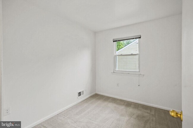 Building Photo - 9086 Brook Ford Rd