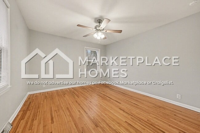 Building Photo - 427 Whispering Pines Dr