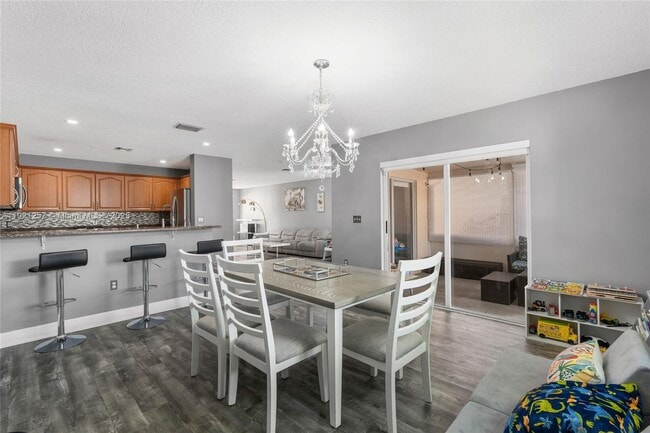 Building Photo - 4055 Eastridge Dr