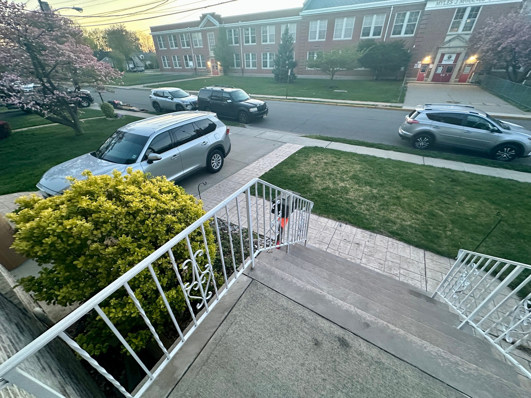 Building Photo - 327 Edgewood Rd