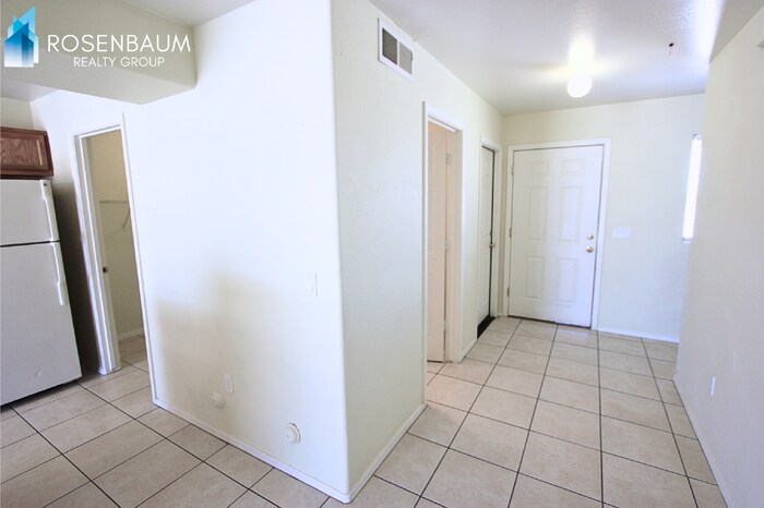 Building Photo - 13211 S Kin Cir