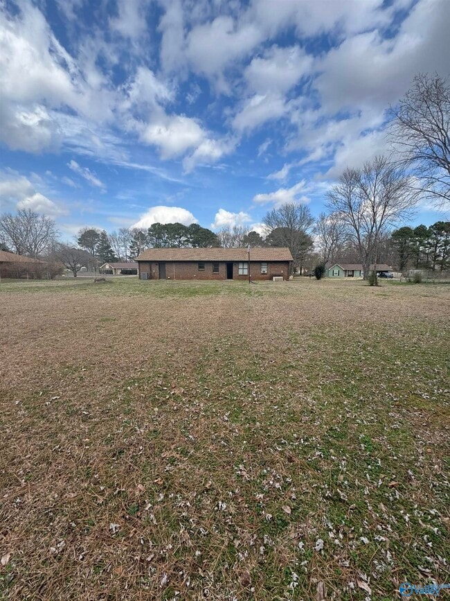 Building Photo - 206 Peabody Rd