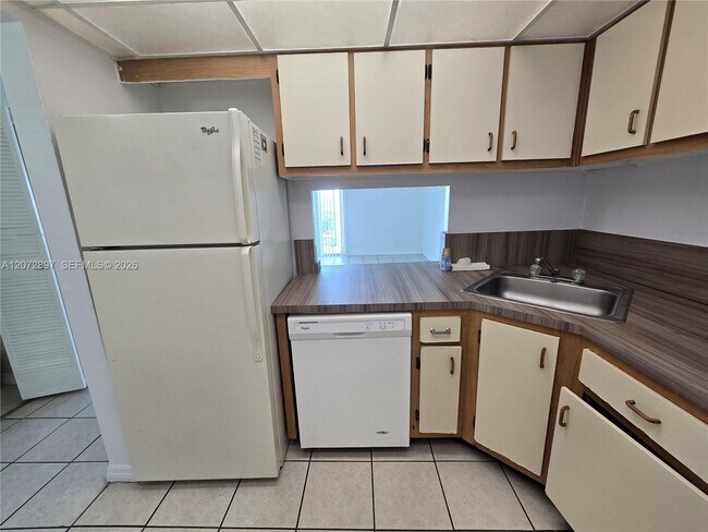 Building Photo - 801 NW 47th Ave