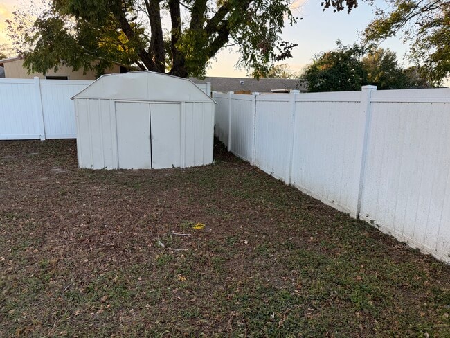 Building Photo - 4233 Mesa Dr