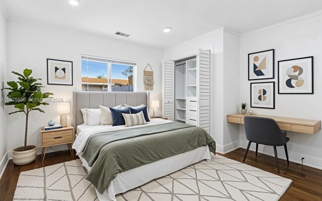 Building Photo - 3240 SW 69th Ave