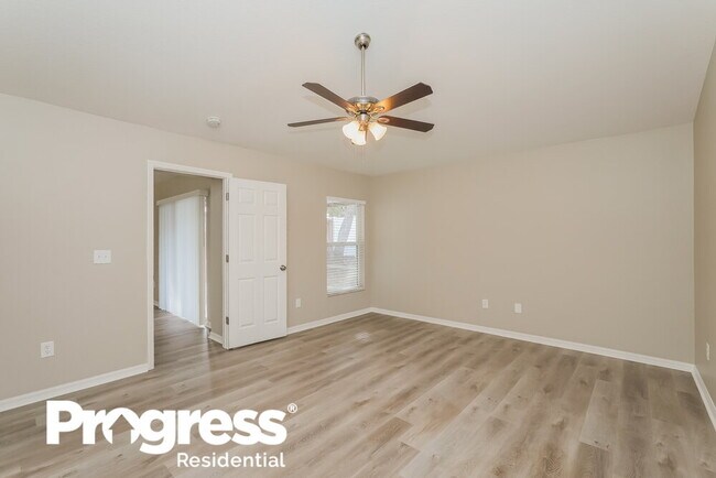 Building Photo - 411 Sand Ridge Dr