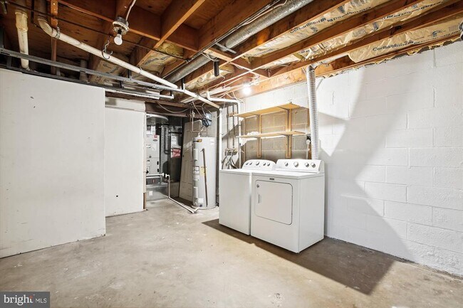 Building Photo - 1962 Mariner Ln