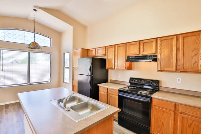 Building Photo - 14919 N 149th Dr