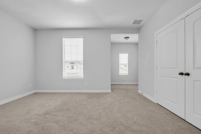 Building Photo - 2115 Jitterbug Ln