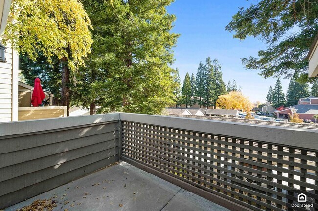 Building Photo - 298 Eastridge Dr