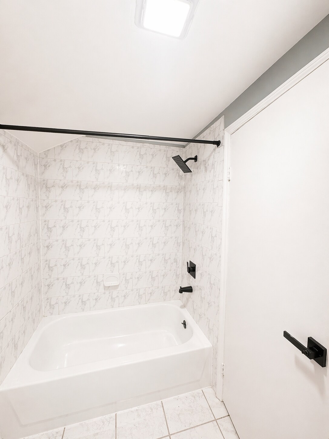 Building Photo - 35 Coit St