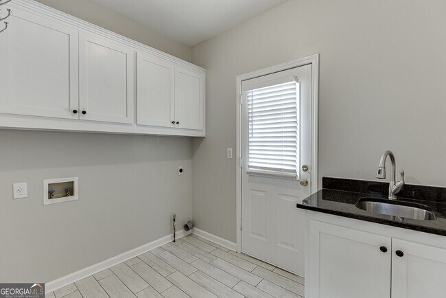 Building Photo - 9345 Riverclub Pkwy