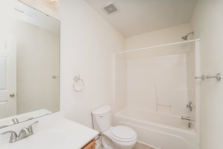 Building Photo - 1646 Rustic Arch Way