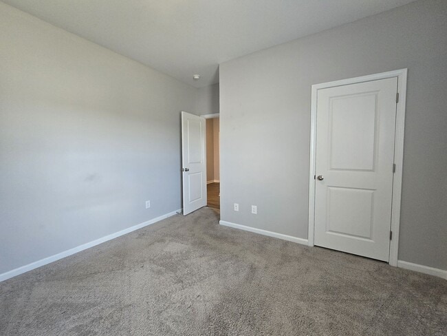 Building Photo - **October Rent Free**4 Bedroom, 2 Bath Hom...