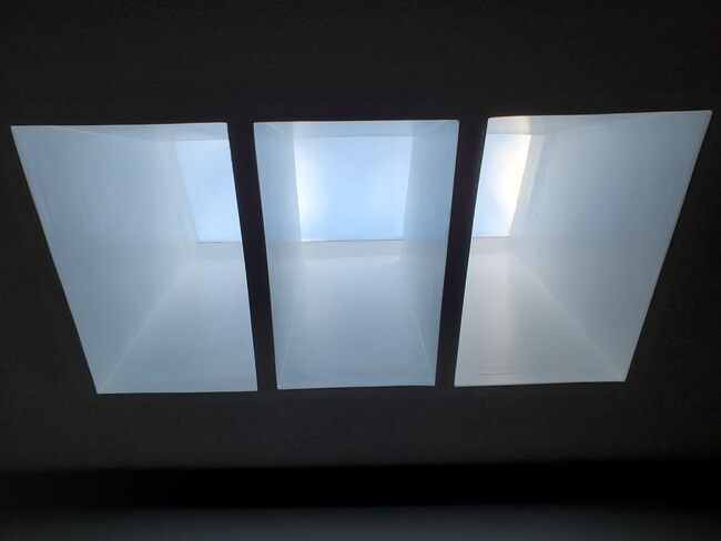 Sky light - 1278 Messina Pl