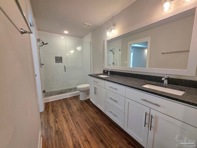 Building Photo - 248 N De Villiers St