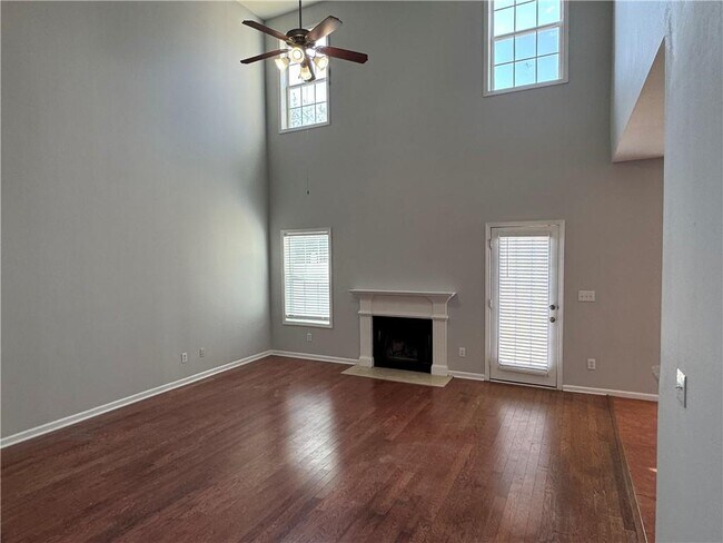 Building Photo - 6902 Grand Hickory Dr