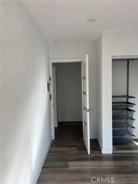 Building Photo - 702 S St Andrews Pl