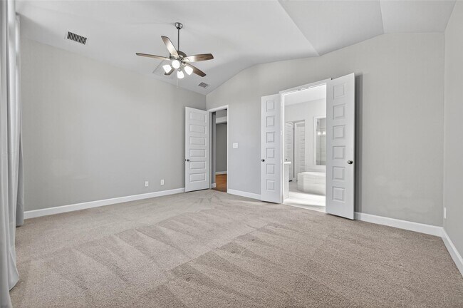 Building Photo - 15330 Legacy Pk Wy