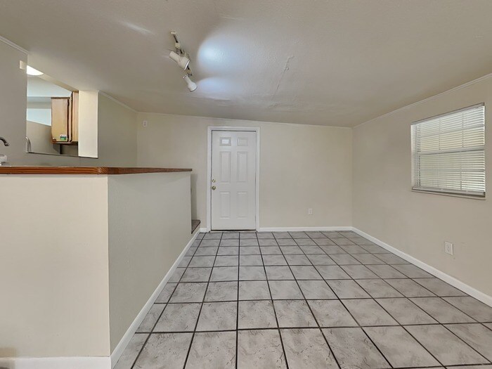 Building Photo - 216 Carla Ann Ct