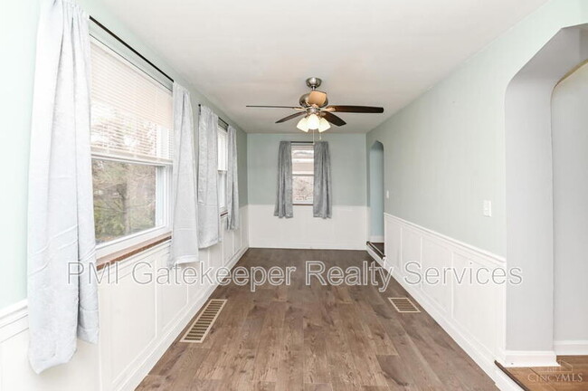 Building Photo - 5618 Leumas Rd