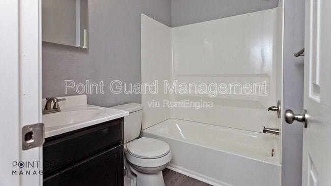 Building Photo - 2110 E 16th St N