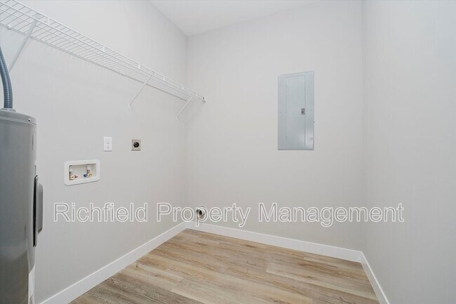Building Photo - 821 Orange St