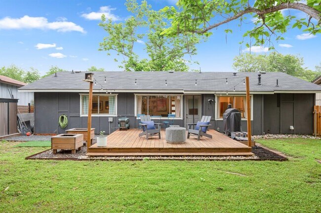 Building Photo - 5212 Provencial Dr