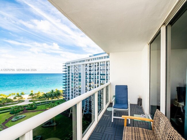 Building Photo - 10275 Collins Ave