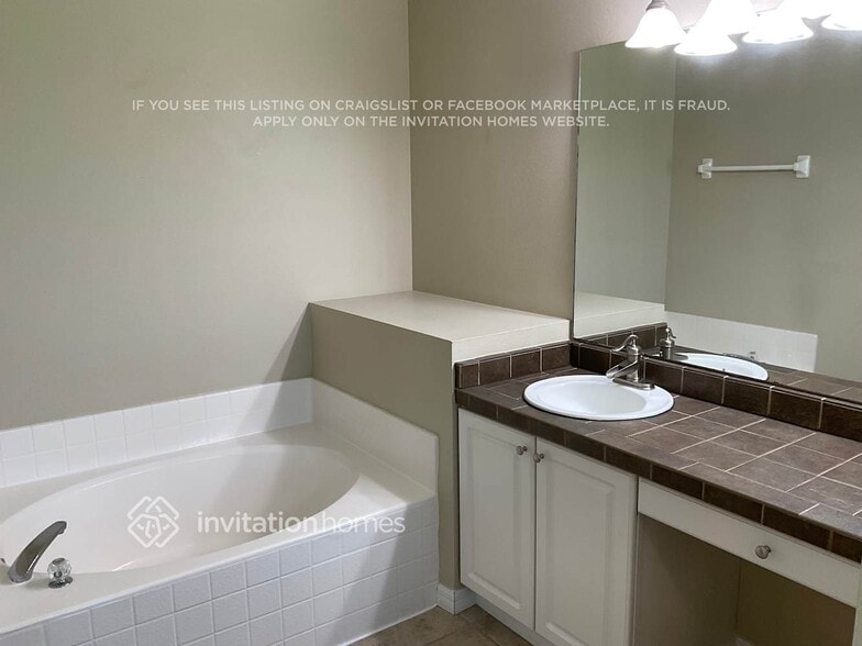 Building Photo - 2314 Umbrella Tree Dr