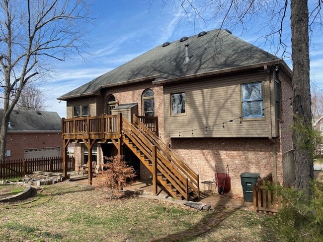 Building Photo - Coming Soon! Great home near the lake and ...