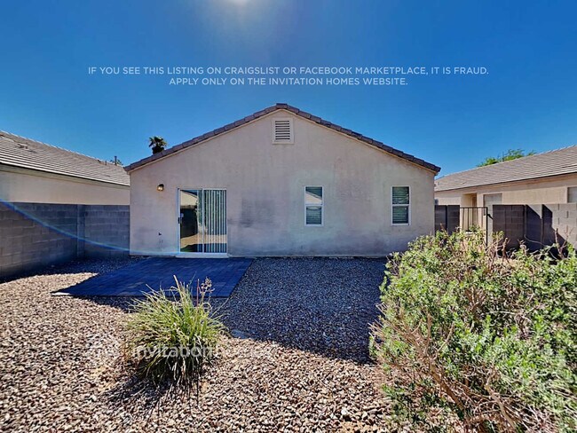 Building Photo - 5912 Trumbull St