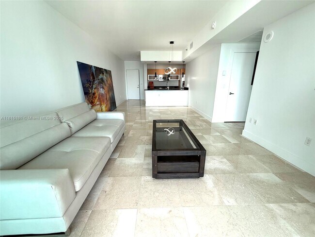 Building Photo - 950 Brickell Bay Dr